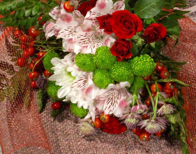 bouquet fiori misti e bacche